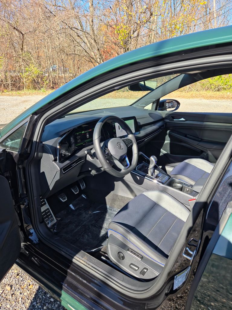 Used 2024 Volkswagen Golf R image 18