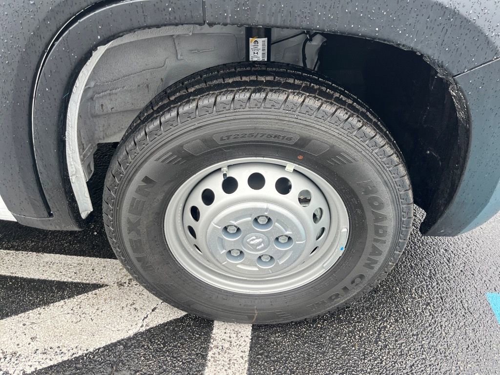 Used 2025 RAM ProMaster 2500 w/ Convenience Group image 24