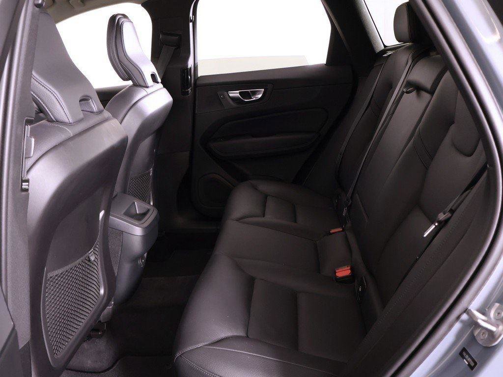 Used 2024 Volvo XC60 B5 Plus image 37