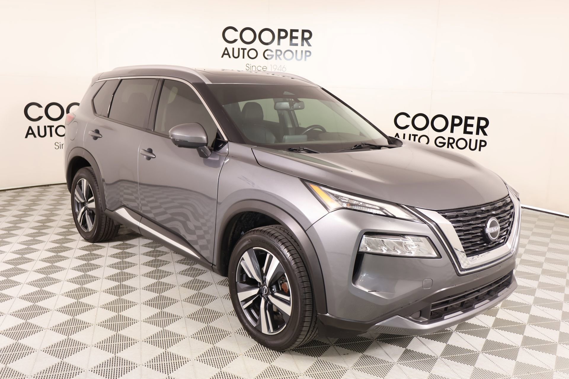 Used 2023 Nissan Rogue SL FWD image 1