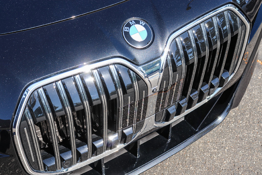 Certified 2026 BMW 740i RWD image 11