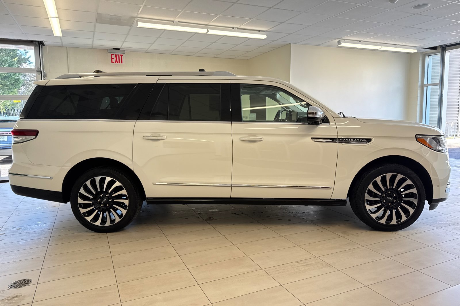 Certified 2023 Lincoln Navigator L Black Label image 3