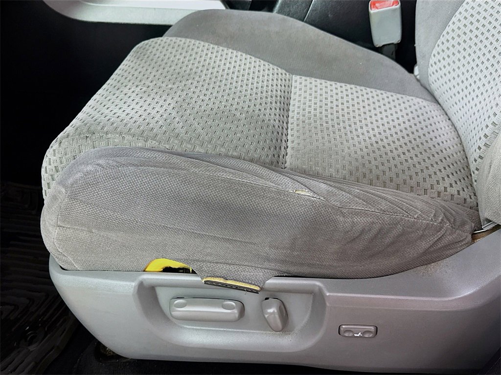 Used 2013 Toyota Tundra 4x4 CrewMax w/ SR5 Pkg image 9