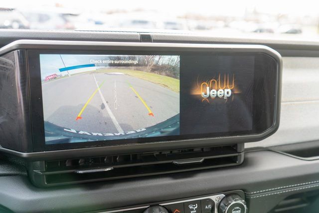 Used 2024 Jeep Wrangler Sahara AWD/4WD image 24