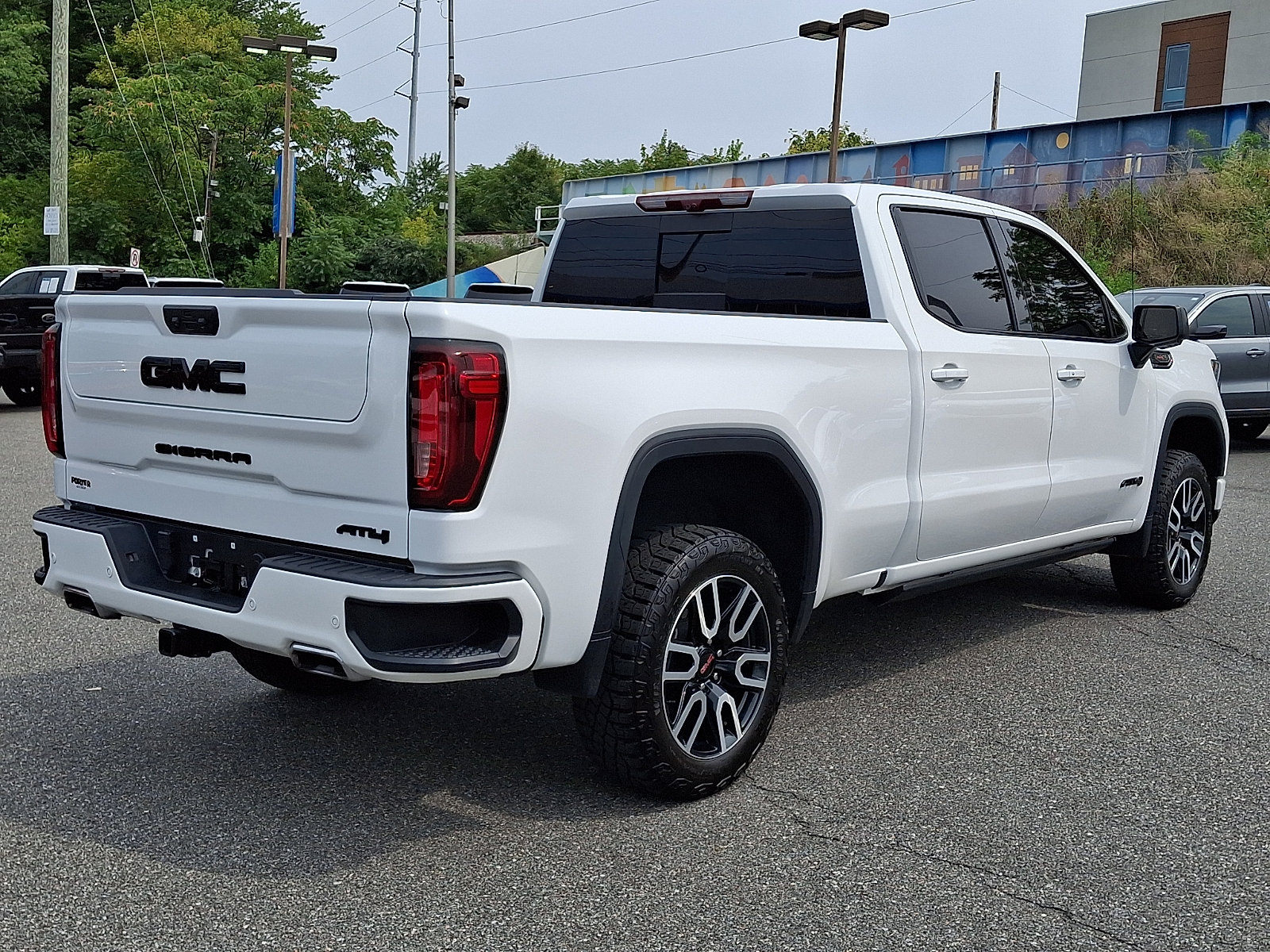 Certified 2024 GMC Sierra 1500 AT4 w/ Technology Package AWD/4WD image 6