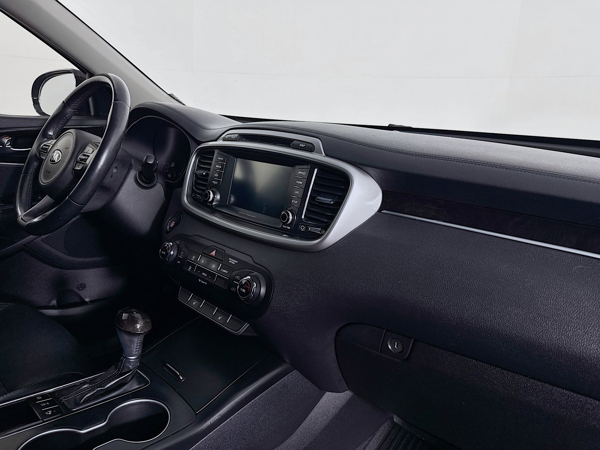 Used 2017 Kia Sorento LX w/ LX Convenience Package AWD/4WD image 29