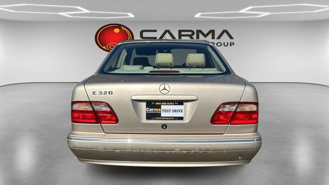 Used 2000 Mercedes-Benz E 320 Sedan image 4