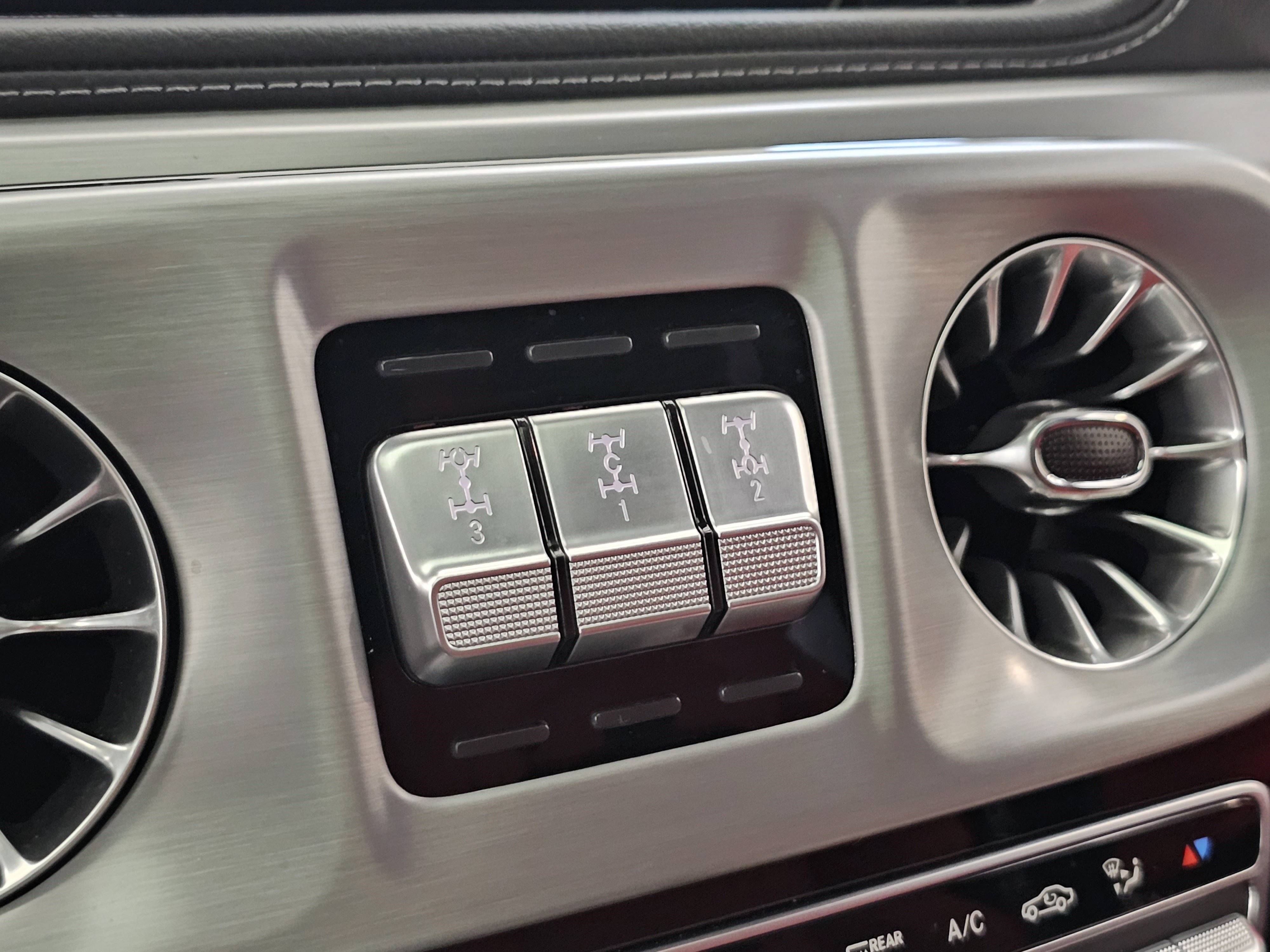 Certified 2024 Mercedes-Benz G 63 AMG AMG G 63 image 29