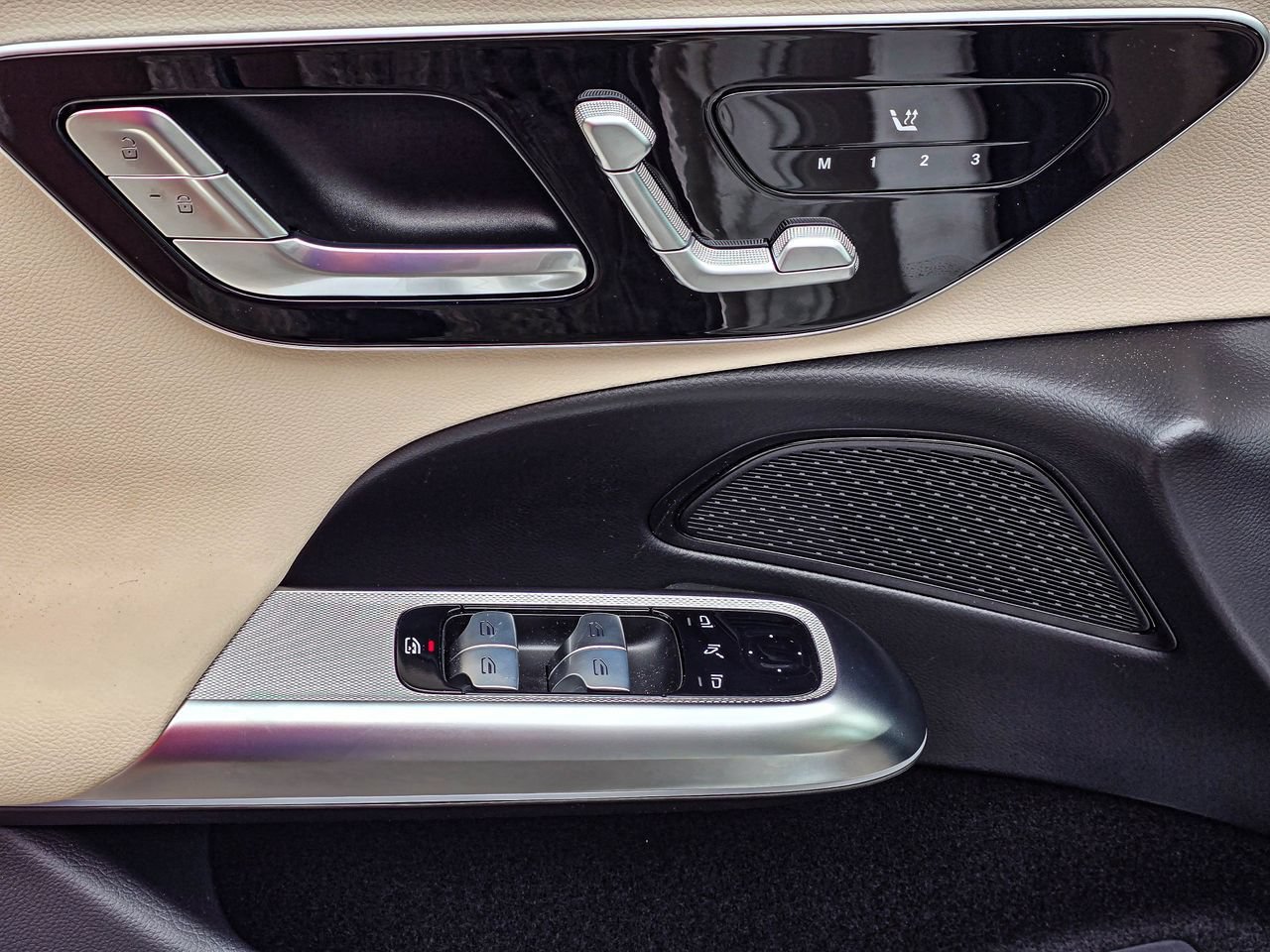 New 2026 Mercedes-Benz E 350 4MATIC Sedan image 12