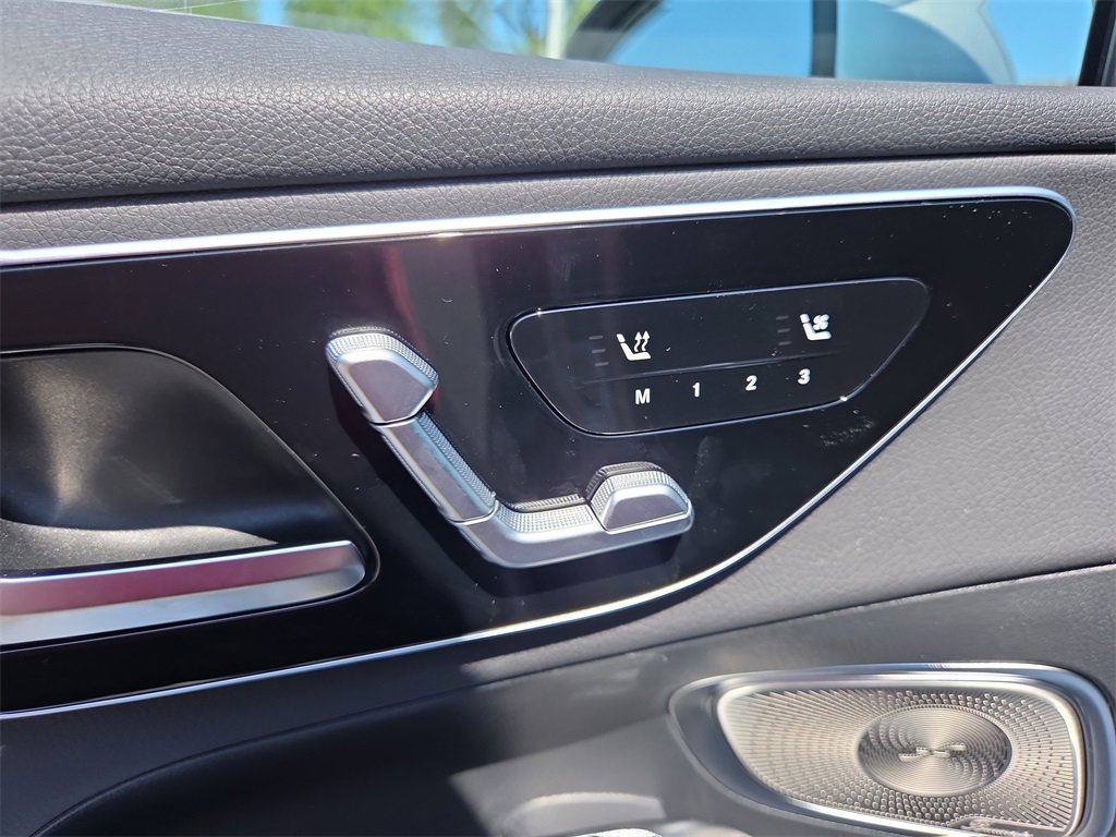 New 2025 Mercedes-Benz GLC 300 4MATIC image 11