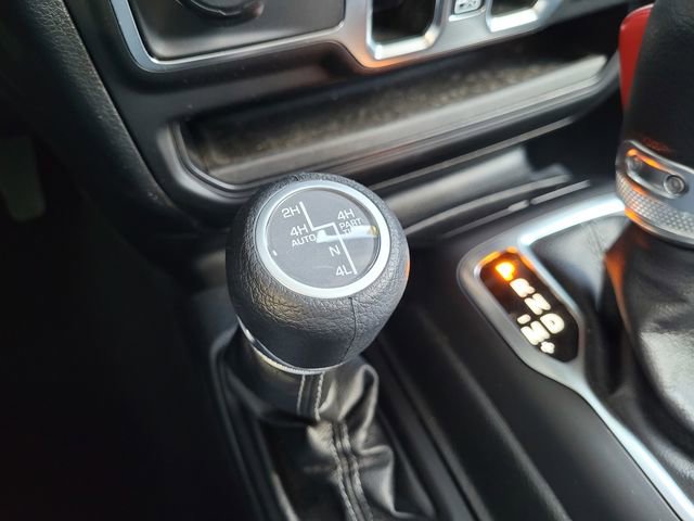 Certified 2025 Jeep Wrangler Unlimited Sahara image 13