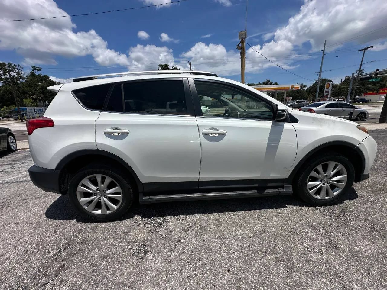 Used 2013 Toyota RAV4 Limited FWD image 7