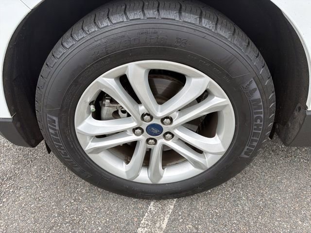 Used 2019 Ford Edge SEL w/ Equipment Group 201A FWD image 9