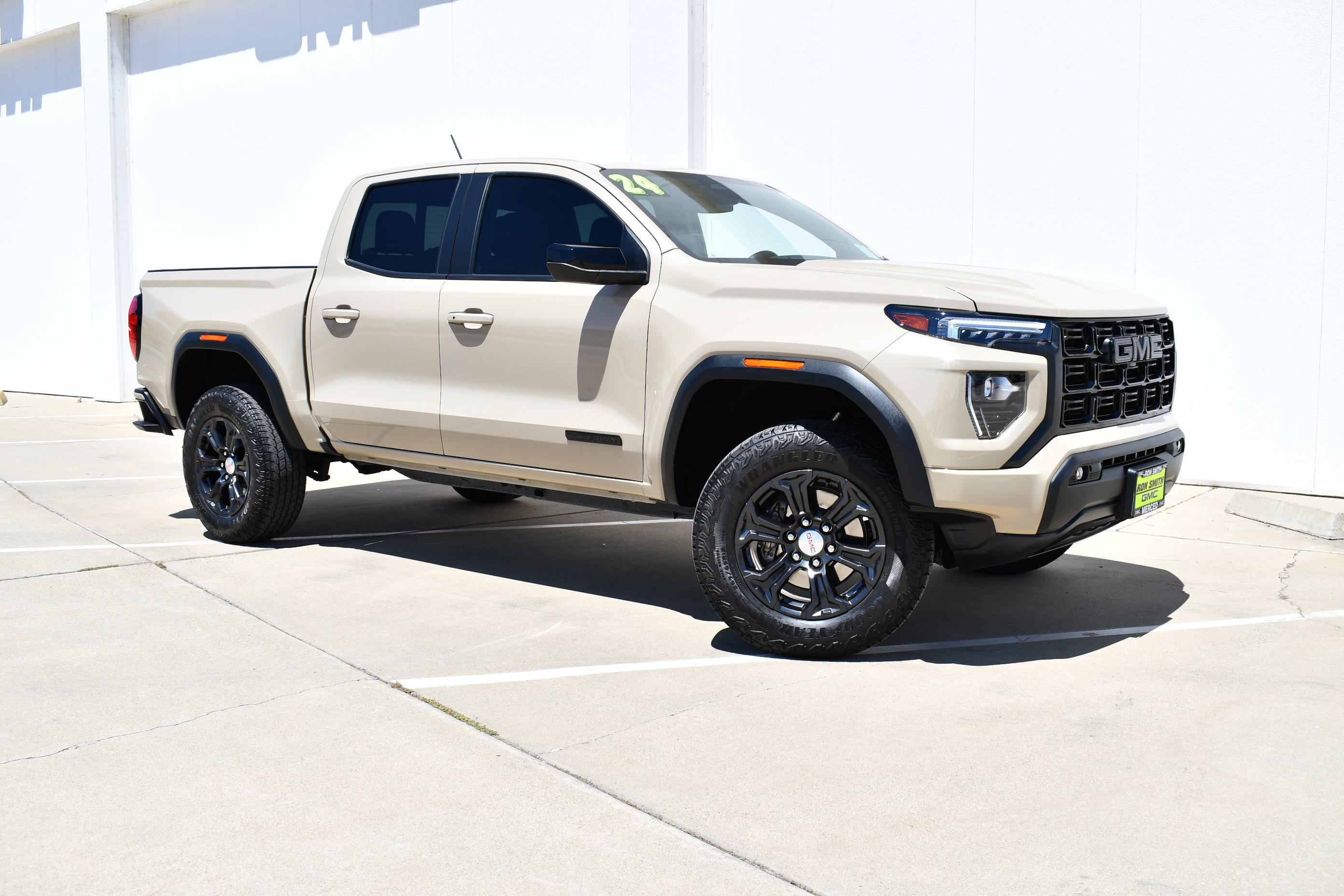 Used 2024 GMC Canyon Elevation w/ Convenience Package RWD image 2
