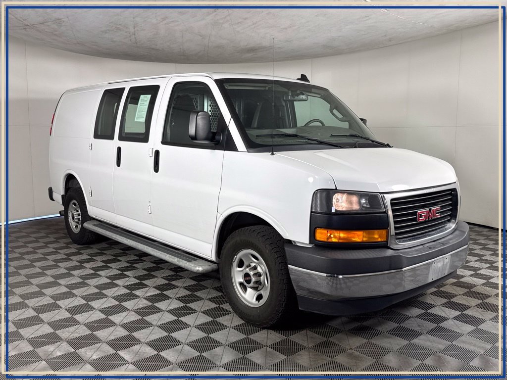 Used 2020 GMC Savana 2500 w/ Driver Convenience Package RWD image 3