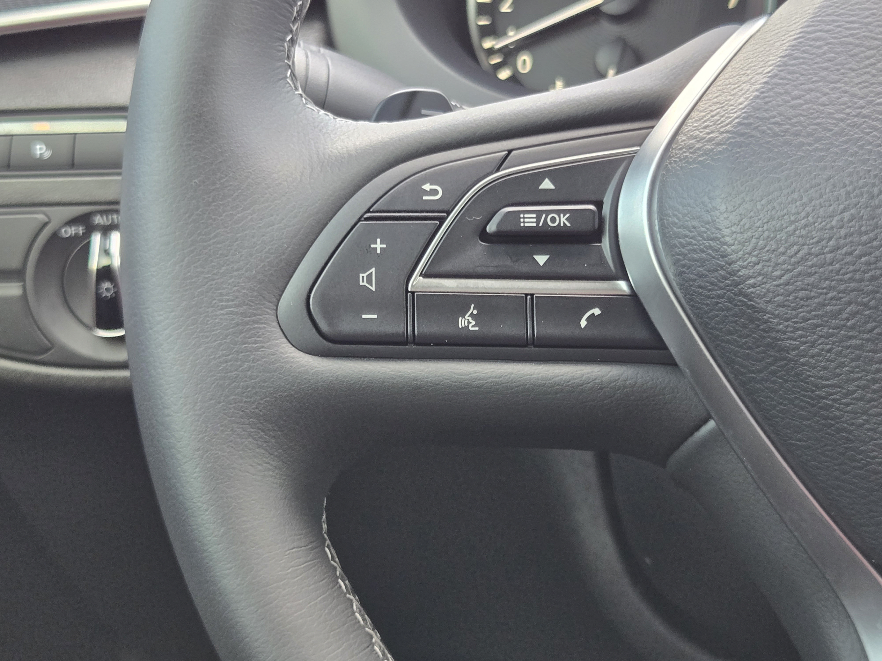 Used 2025 INFINITI QX50 Sport AWD/4WD image 24