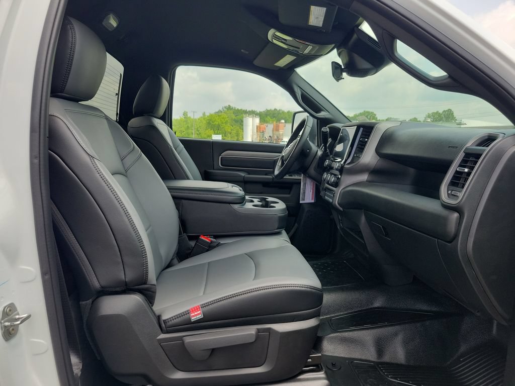 New 2026 RAM 5500 Tradesman AWD/4WD image 11