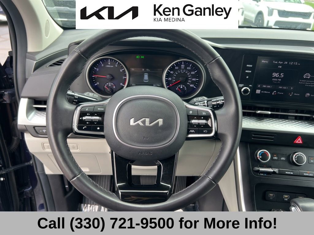 Used 2024 Kia Carnival LX FWD image 34
