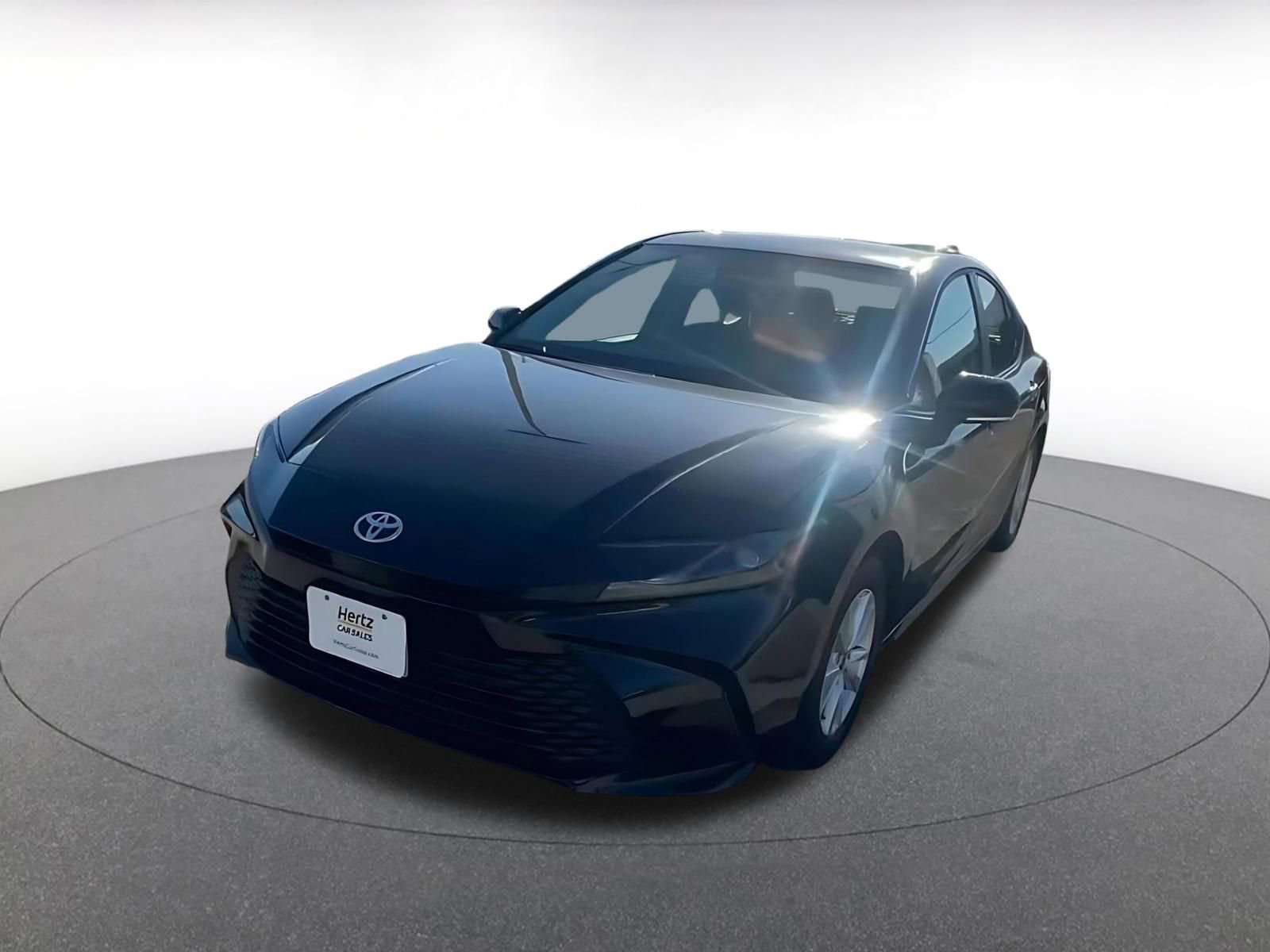 Used 2025 Toyota Camry LE image 7