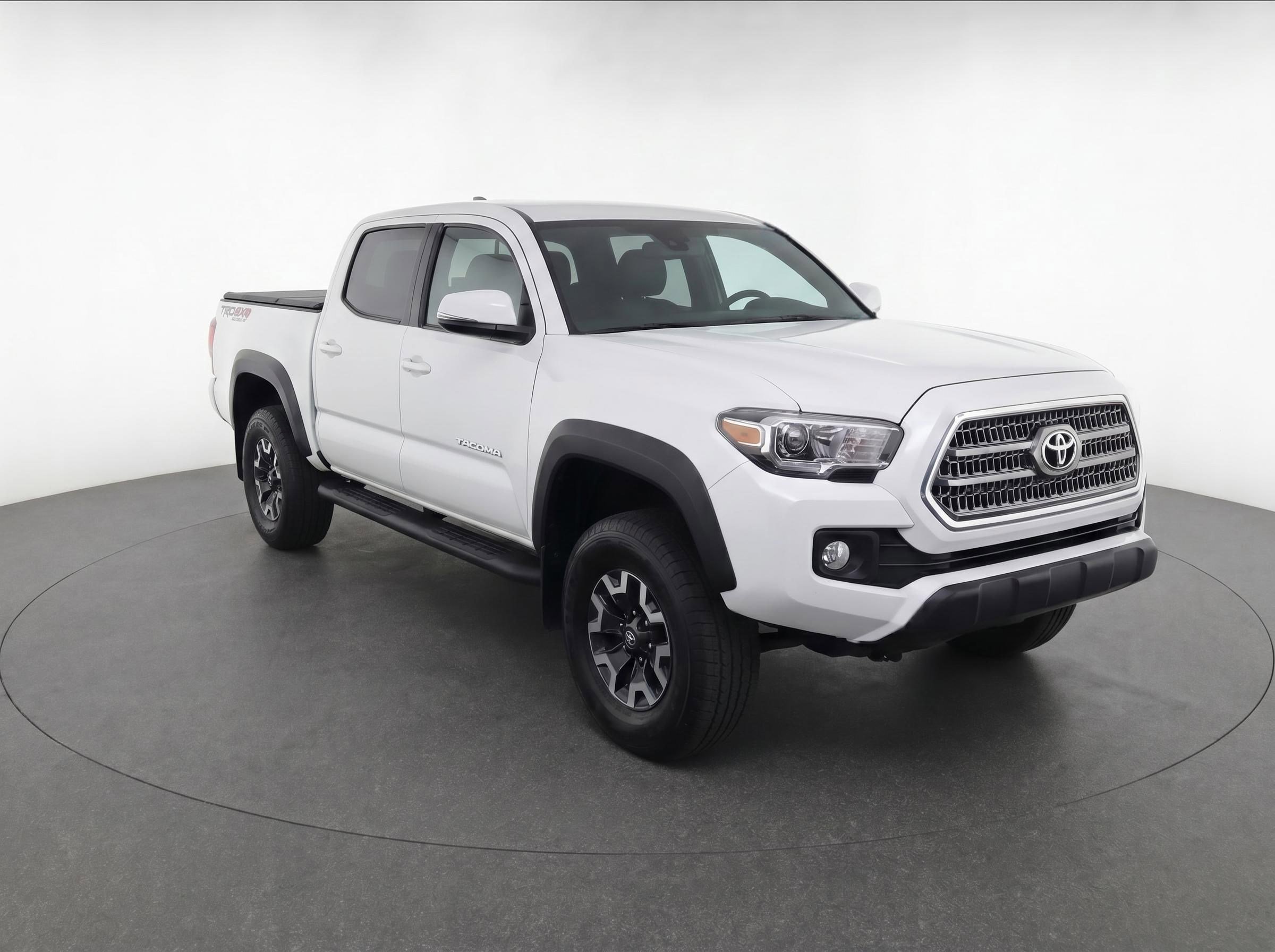 Used 2017 Toyota Tacoma TRD Off-Road w/ Tow Package (A/T) AWD/4WD image 2