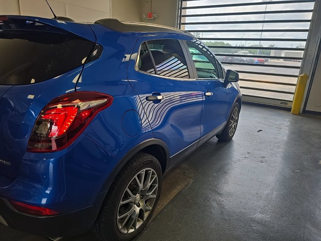 Used 2018 Buick Encore Sport Touring FWD image 3