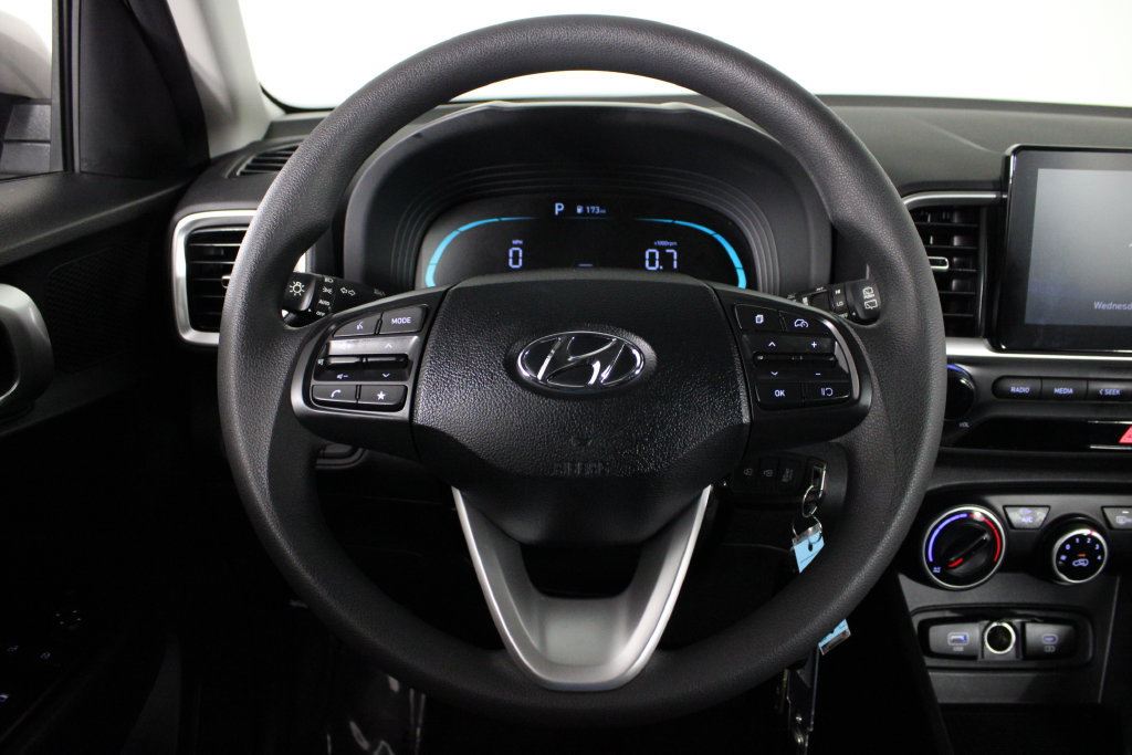 Certified 2025 Hyundai Venue SE FWD image 25