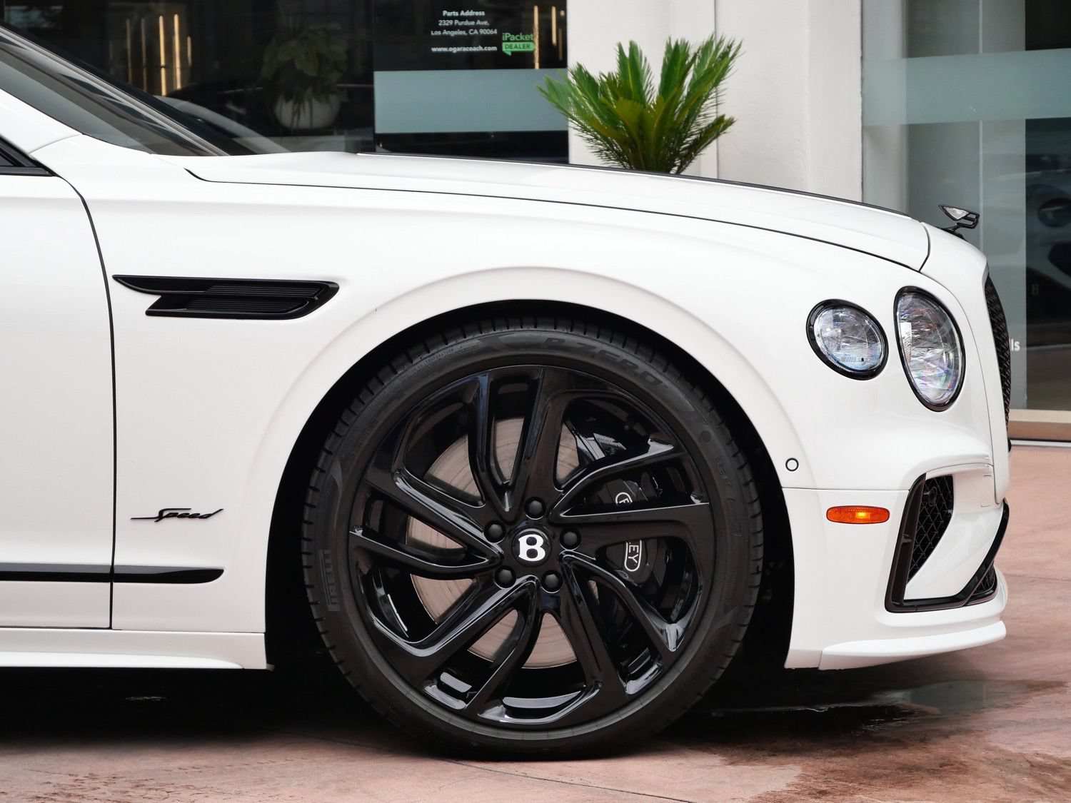 Used 2025 Bentley Flying Spur Plug-In Hybrid AWD/4WD image 6