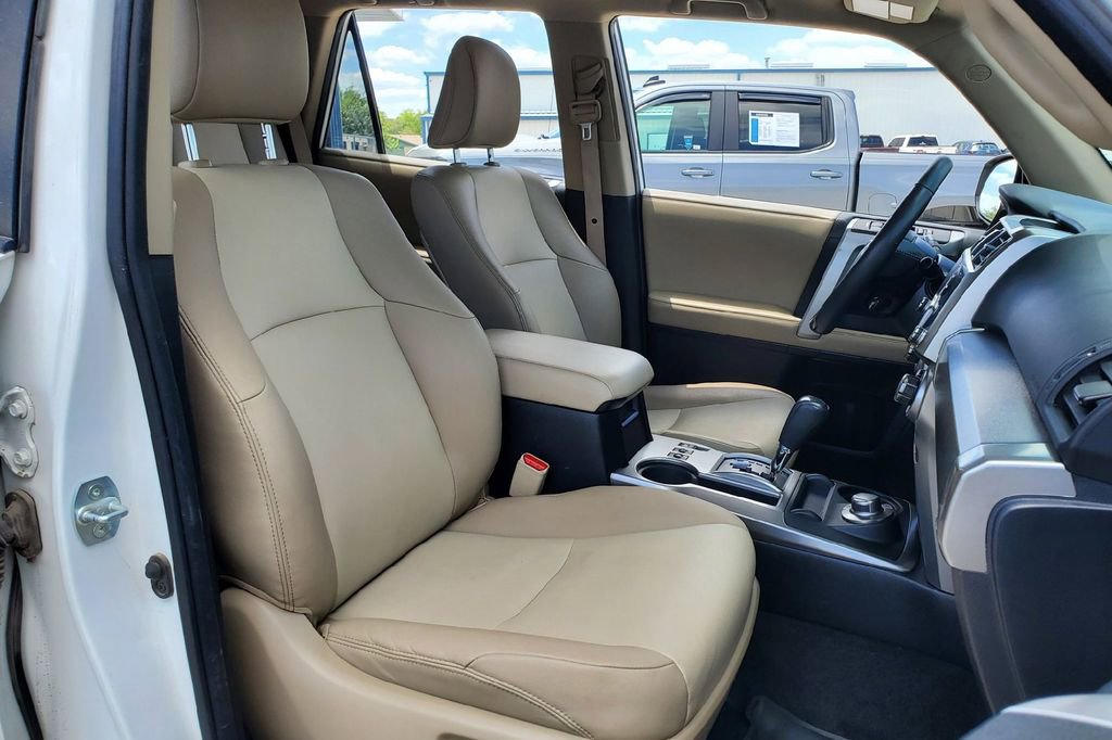 Used 2020 Toyota 4Runner SR5 Premium AWD/4WD image 17