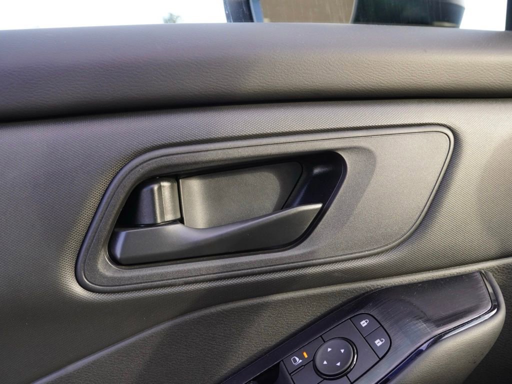 New 2025 Nissan Rogue S image 10