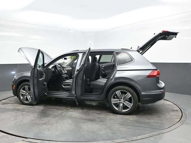 Used 2020 Volkswagen Tiguan SEL w/ 3rd Row Seat Package image 62