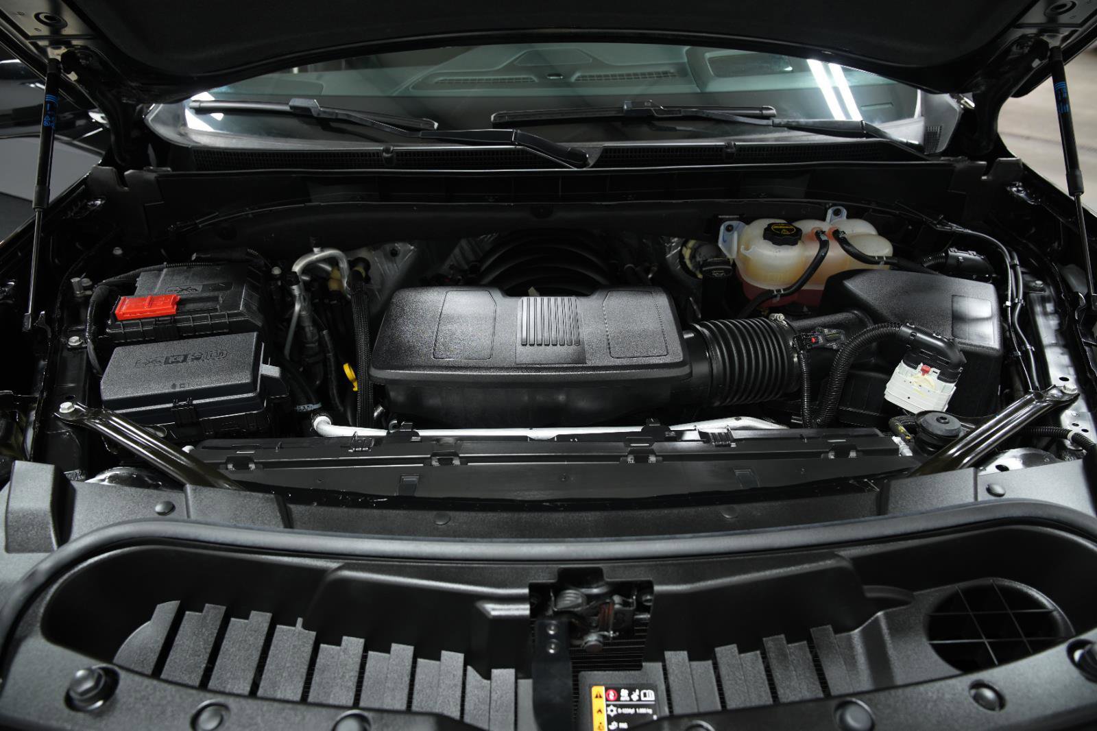 Used 2024 GMC Yukon Denali w/ Advanced Technology Package image 49