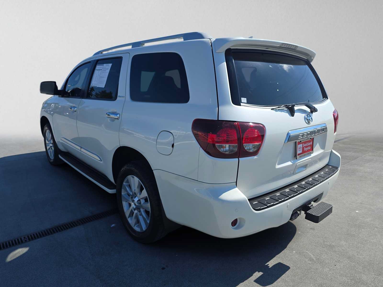 Used 2018 Toyota Sequoia Platinum AWD/4WD image 5