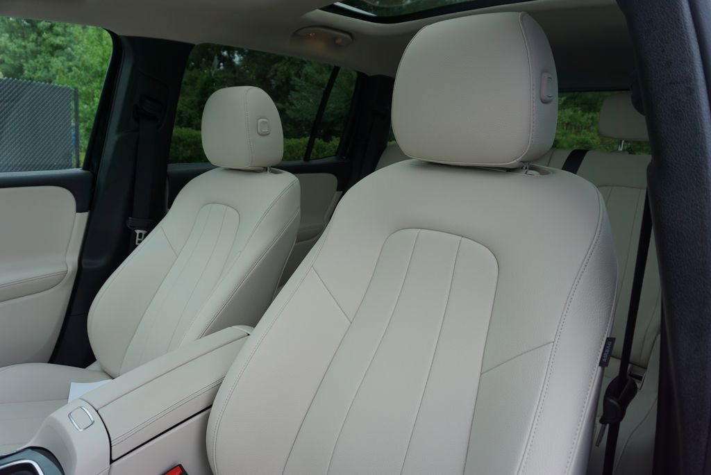 Certified 2025 Mercedes-Benz GLB 250 image 11