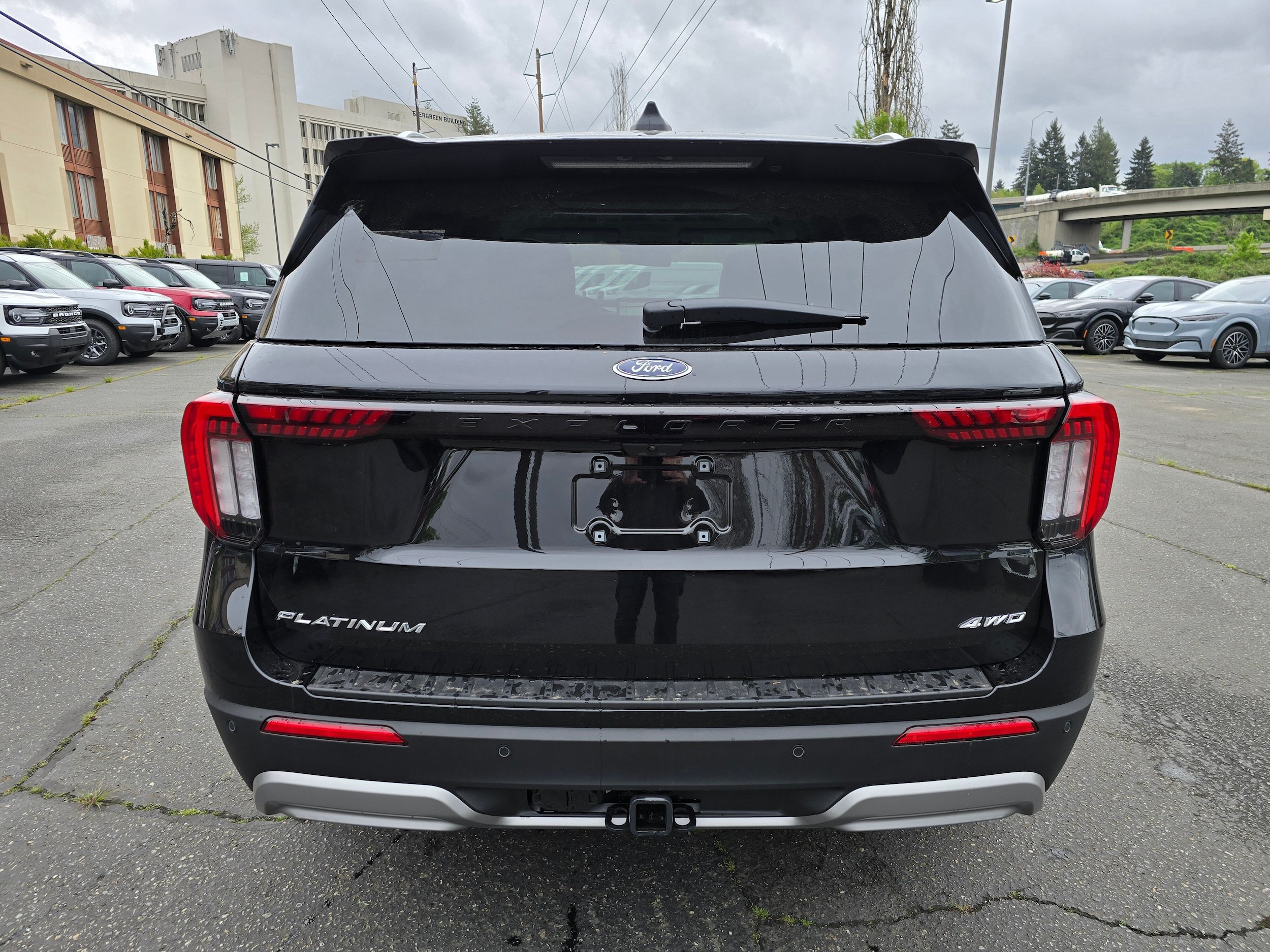 New 2026 Ford Explorer Platinum w/ LUX Leather Package AWD/4WD image 6
