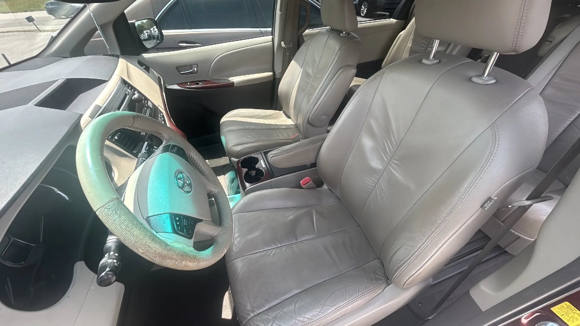 Used 2011 Toyota Sienna XLE FWD image 12