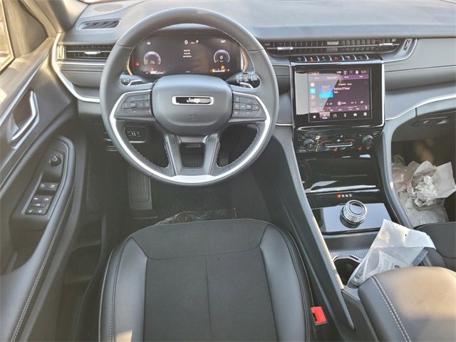 New 2025 Jeep Grand Cherokee Altitude image 9