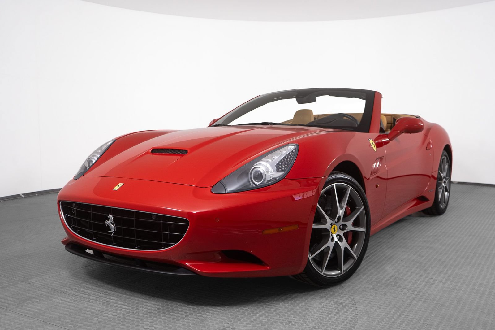 Certified 2012 Ferrari California RWD image 1