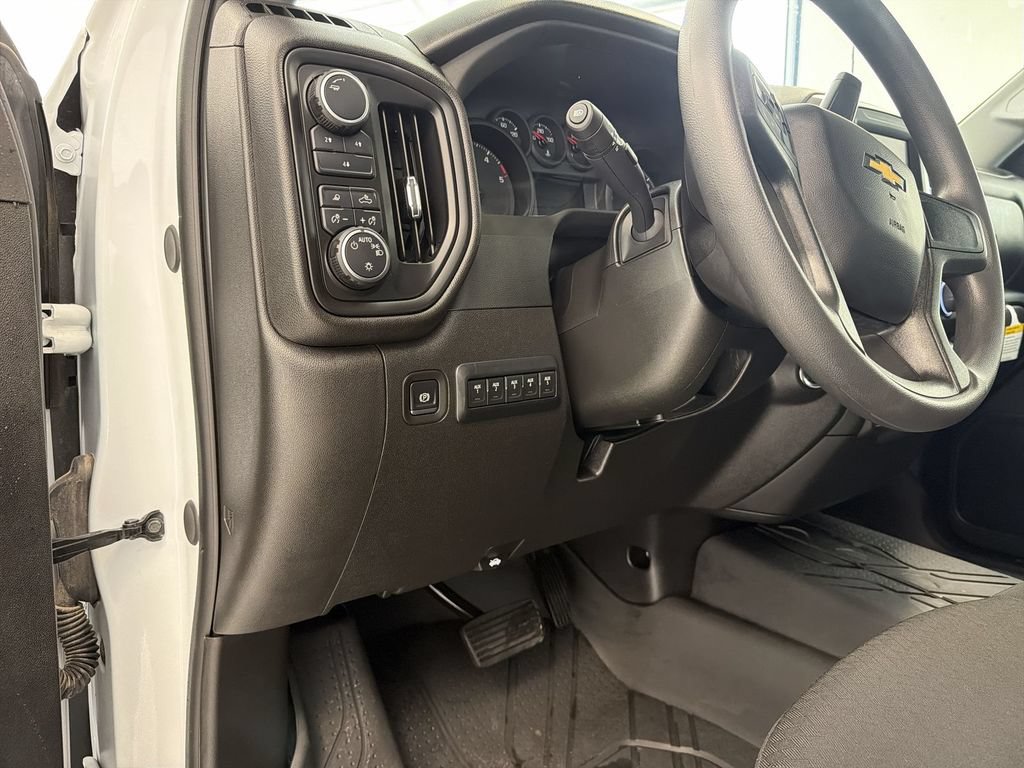 Used 2025 Chevrolet Silverado 2500 Custom w/ Custom Value Package AWD/4WD image 18