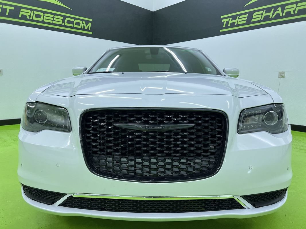 Used 2023 Chrysler 300 Touring L AWD/4WD image 3