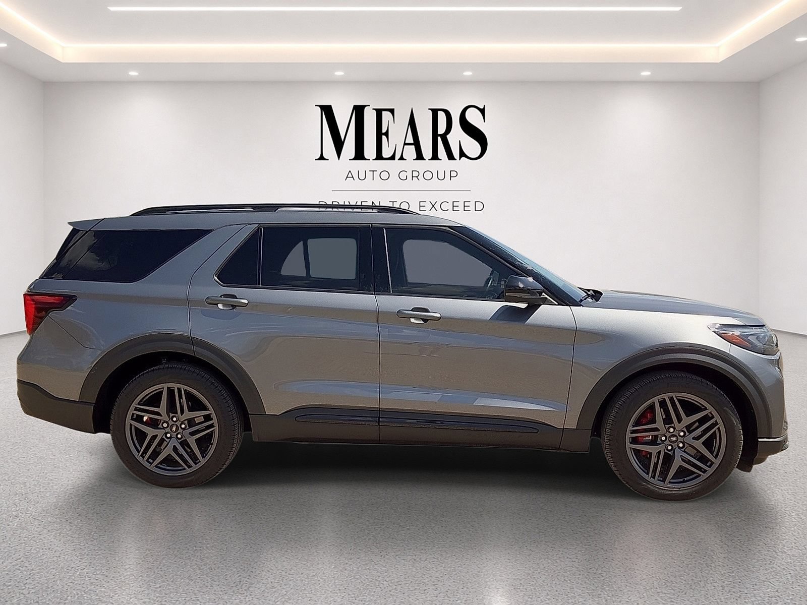 Used 2025 Ford Explorer ST w/ Sun And Sound Package AWD/4WD image 6