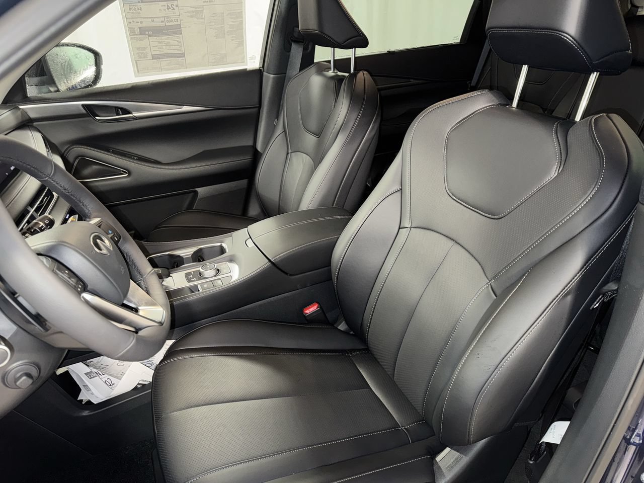 Certified 2026 INFINITI QX60 Luxe w/ Cargo Package AWD/4WD image 3