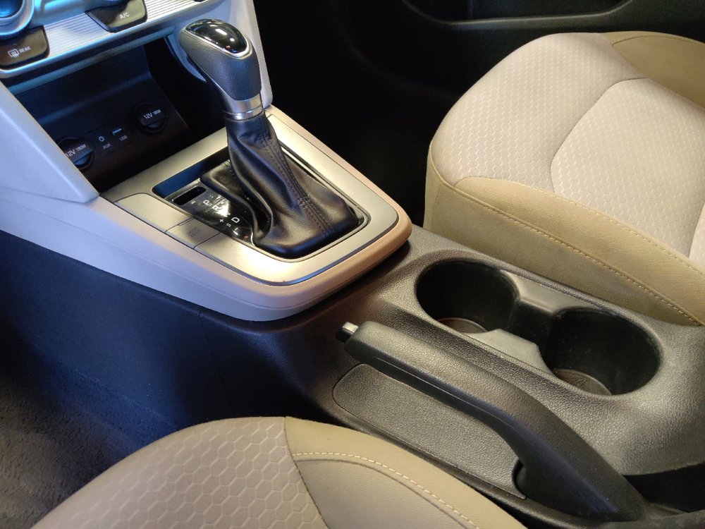 Used 2019 Hyundai Elantra SE image 26