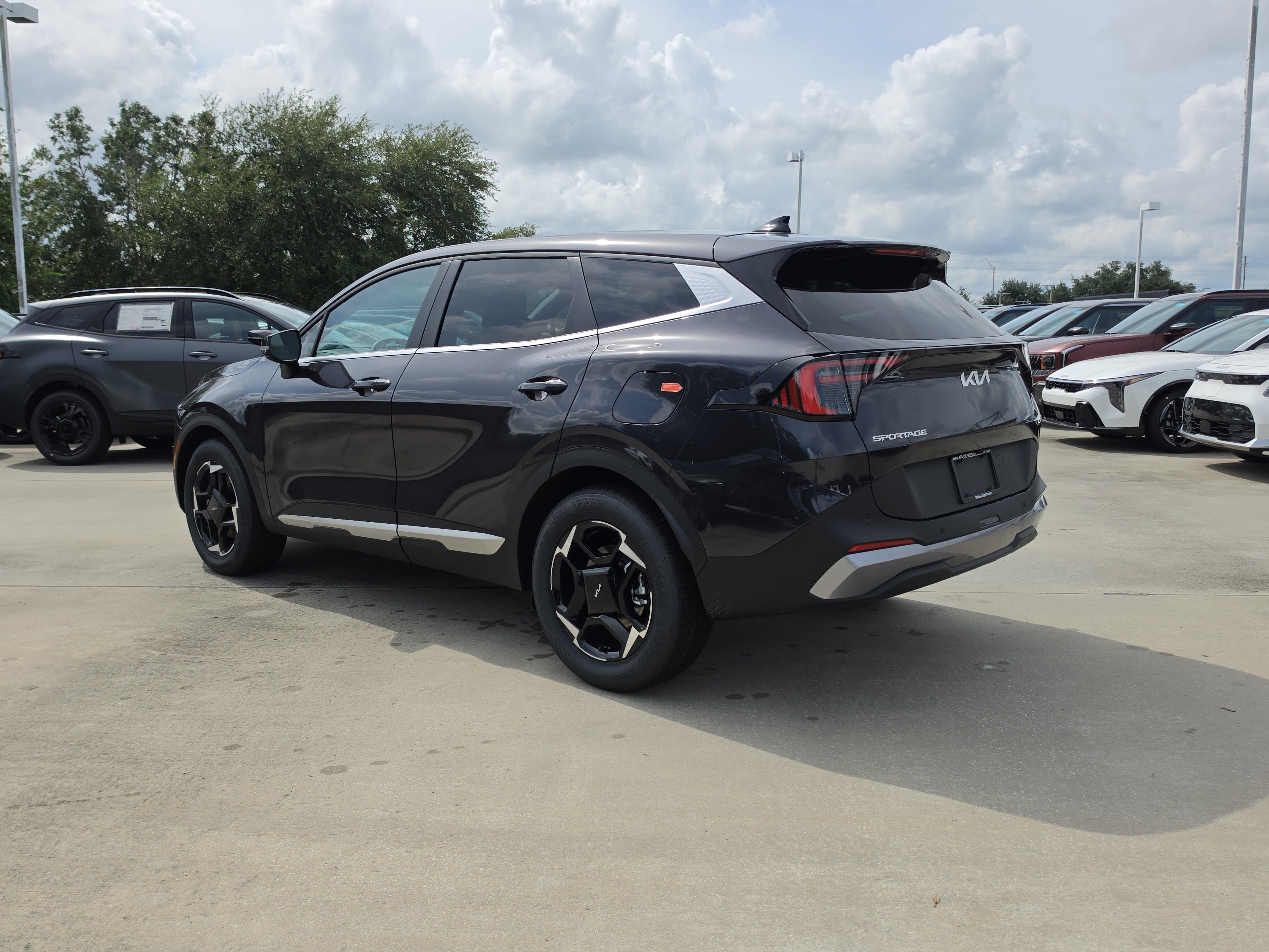 New 2027 Kia Sportage EX FWD image 6