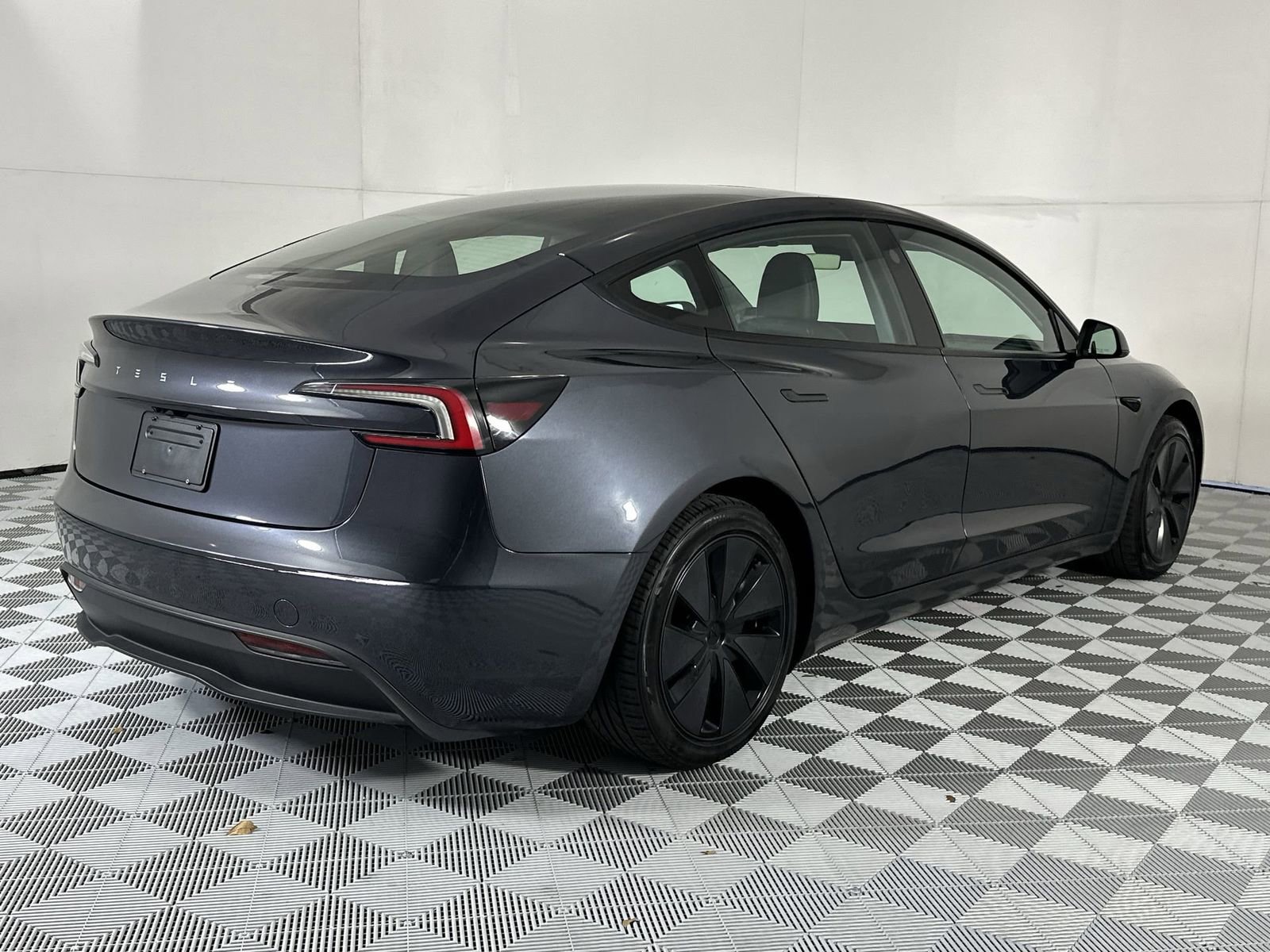 Used 2024 Tesla Model 3 Standard Range RWD image 8