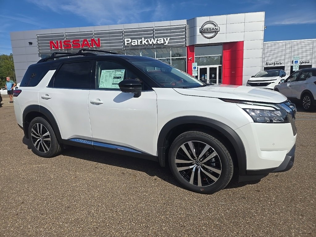 New 2025 Nissan Pathfinder Platinum w/ Lighting Package (N92)