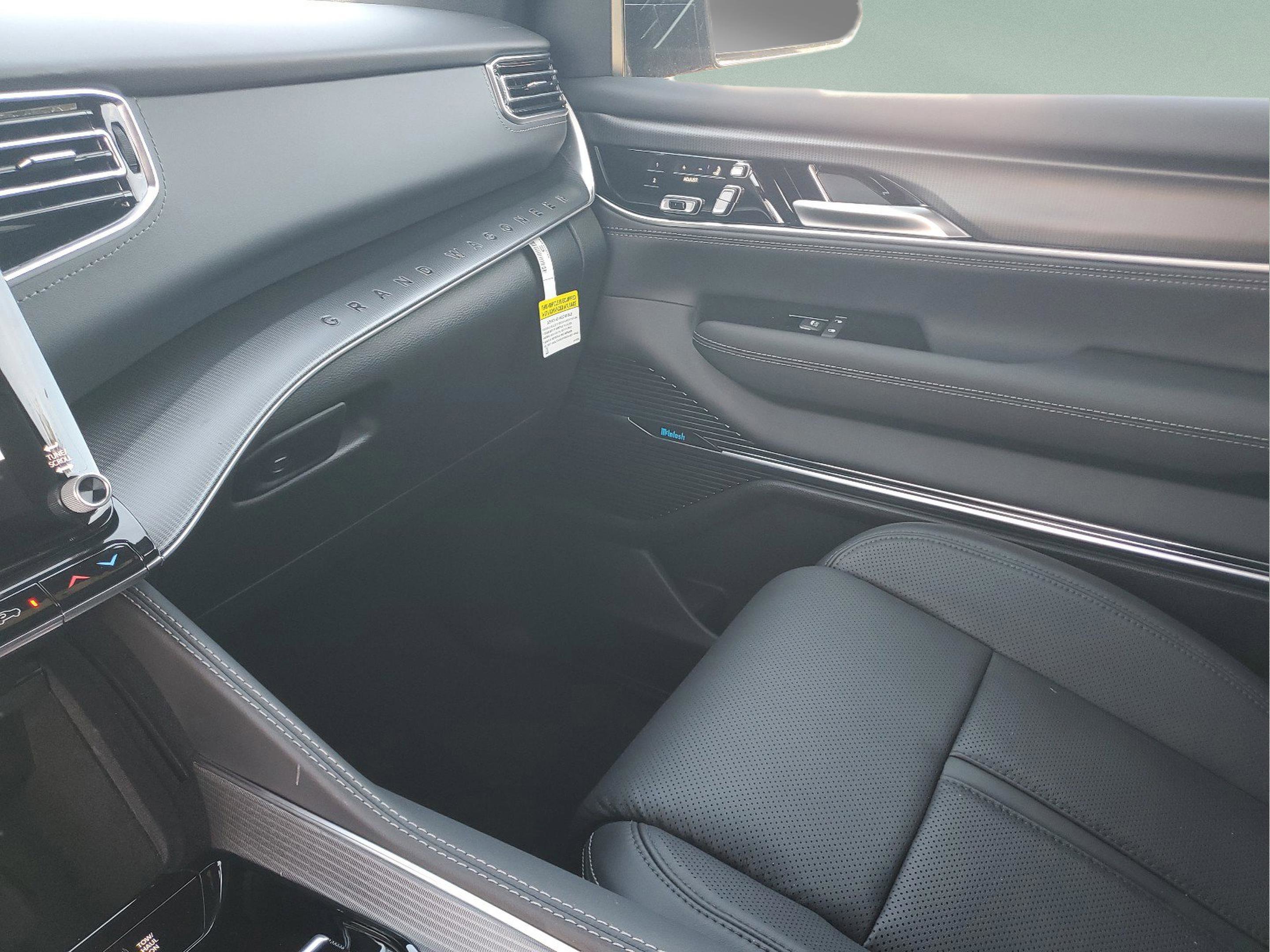 New 2026 Jeep Grand Wagoneer Summit w/ Rear Seat Video Group I image 24