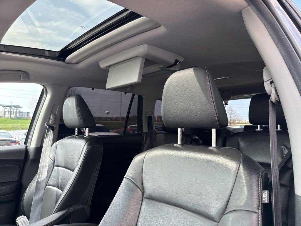 Certified 2022 Honda Pilot Touring image 12