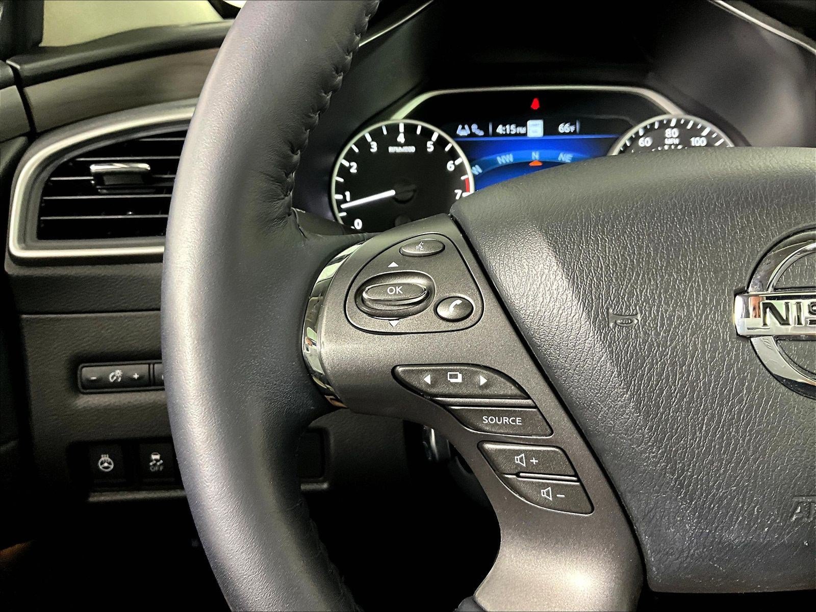 Certified 2021 Nissan Murano Platinum w/ Cargo Package AWD/4WD image 11