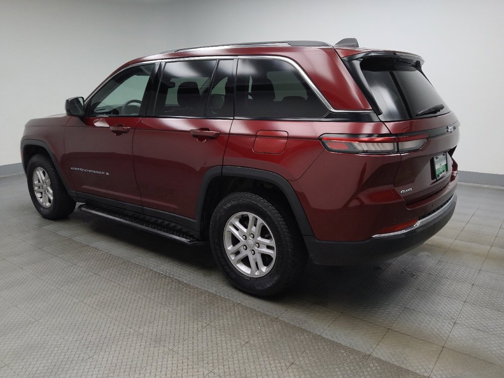 Used 2023 Jeep Grand Cherokee Laredo w/ Luxury Tech Group I AWD/4WD image 3