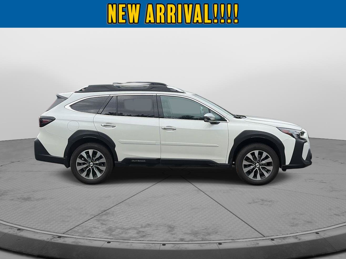Used 2023 Subaru Outback Touring XT w/ Tech Package 2 AWD/4WD image 3